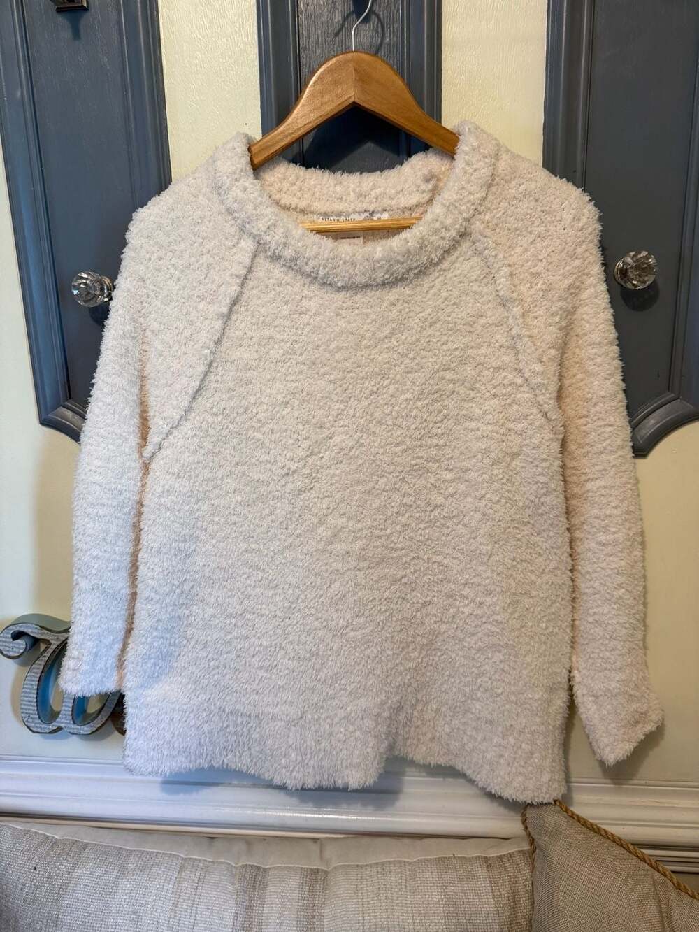 Altar'd State White Fuzzy Textured Long-Sleeve Sweater XS